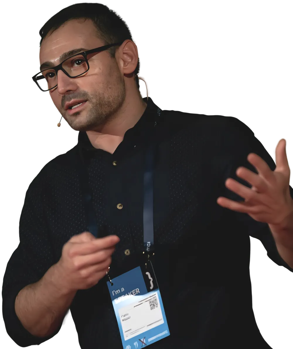 Pablo Magaz speaking at a conference
